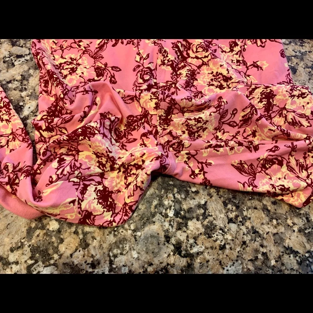 “Vintage” LuLaRoe One Size Leggings - Picture 3 of 4